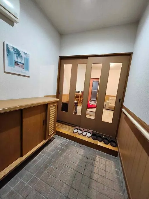 Holiday home 蒼い家温泉付貸別荘cozy Blue House Onsen Hot Spring Shiraoi
